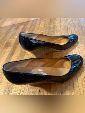 Lanvin Black Patent Wedge Pumps with Woven Heel - size 41